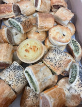 Load image into Gallery viewer, WARM PARTY PIE & SAUSAGE ROLL PLATTER