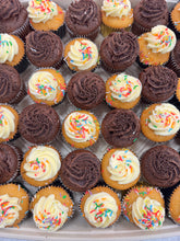 Load image into Gallery viewer, CUPCAKES
