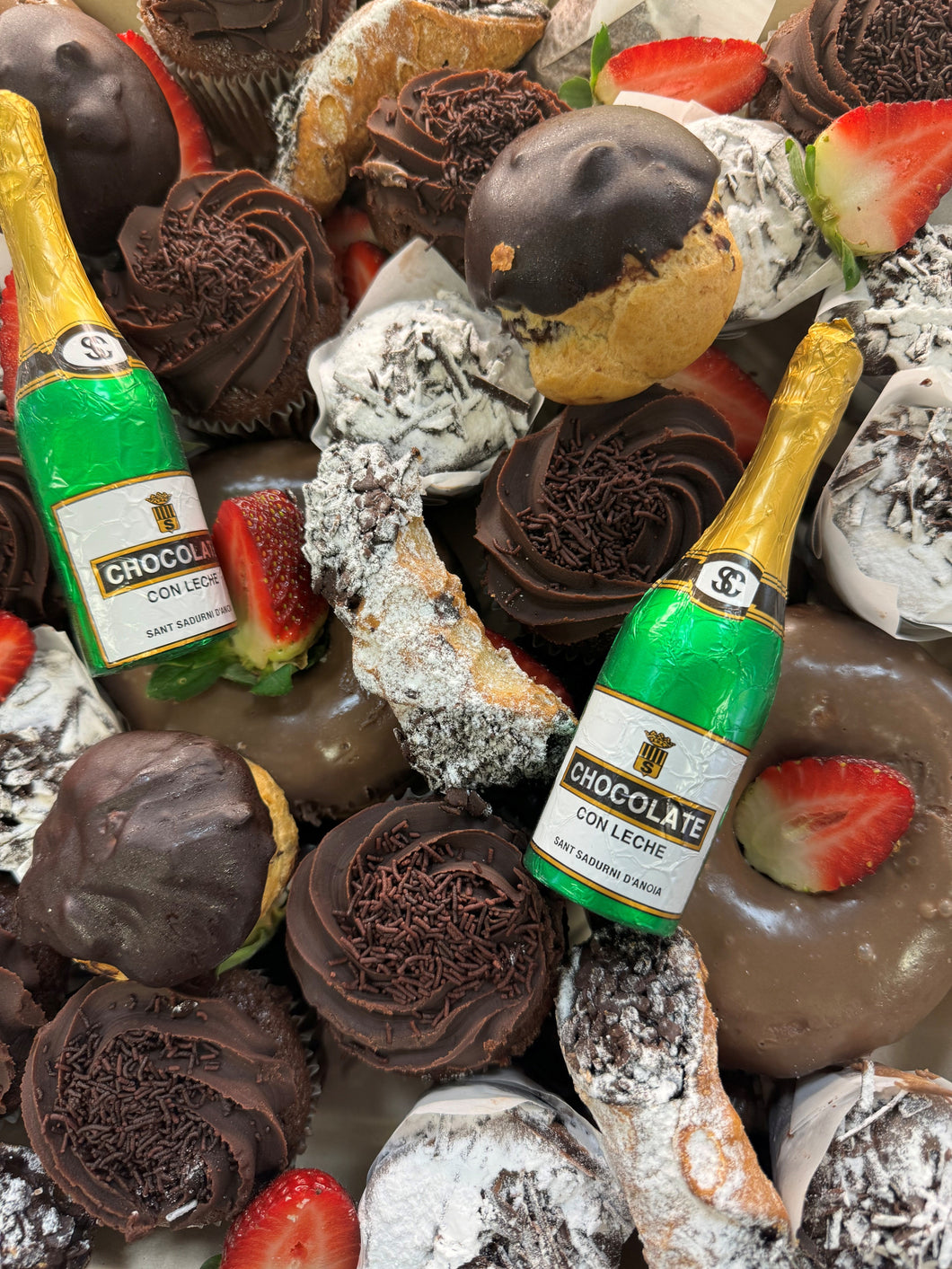 DELUXE CHOC DESSERT PLATTER