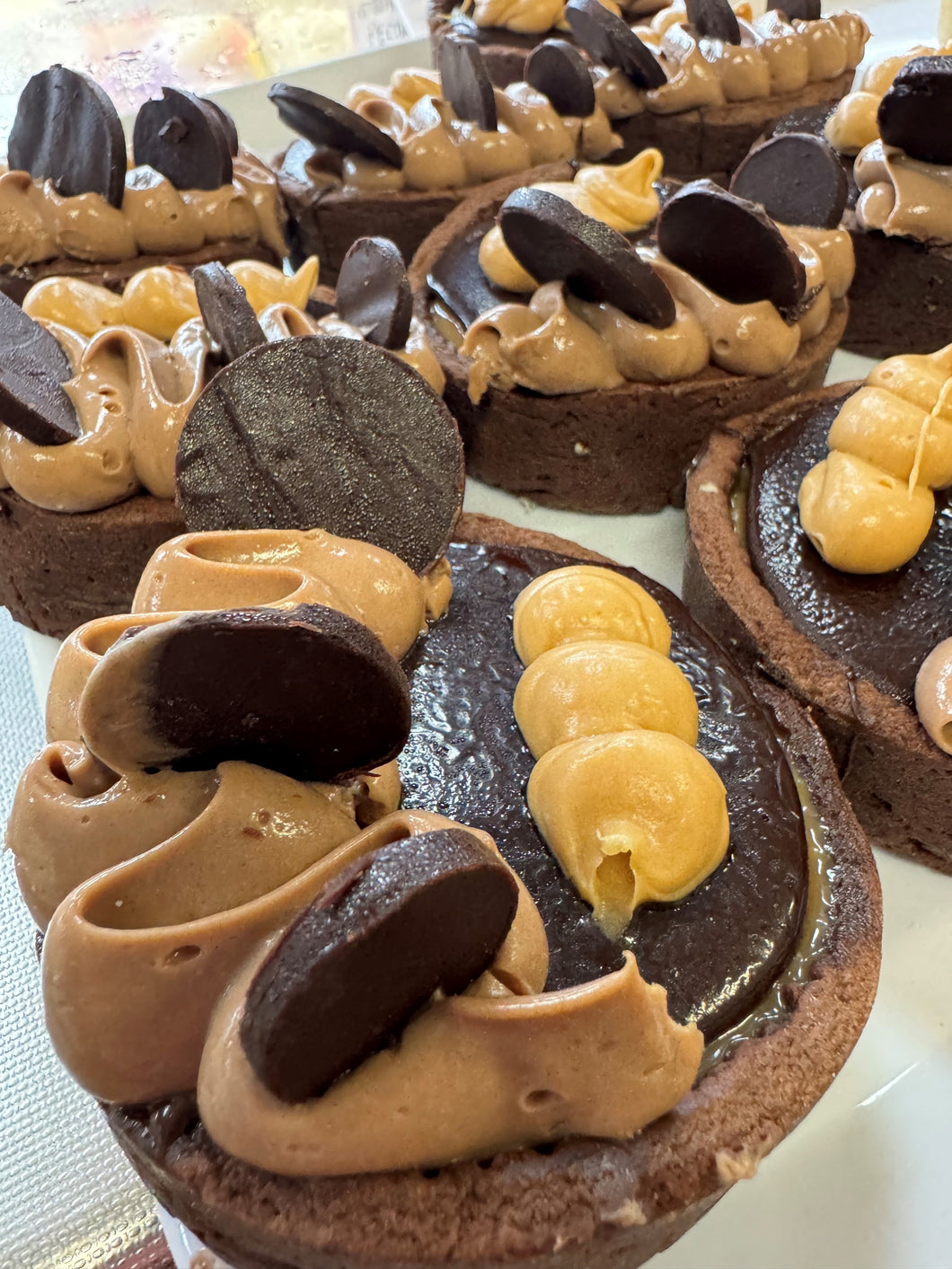 CARAMEL CHOCOLATE TART