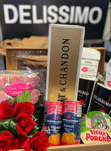 Load image into Gallery viewer, VALENTINE&#39;S DAY PICNIC HAMPER

