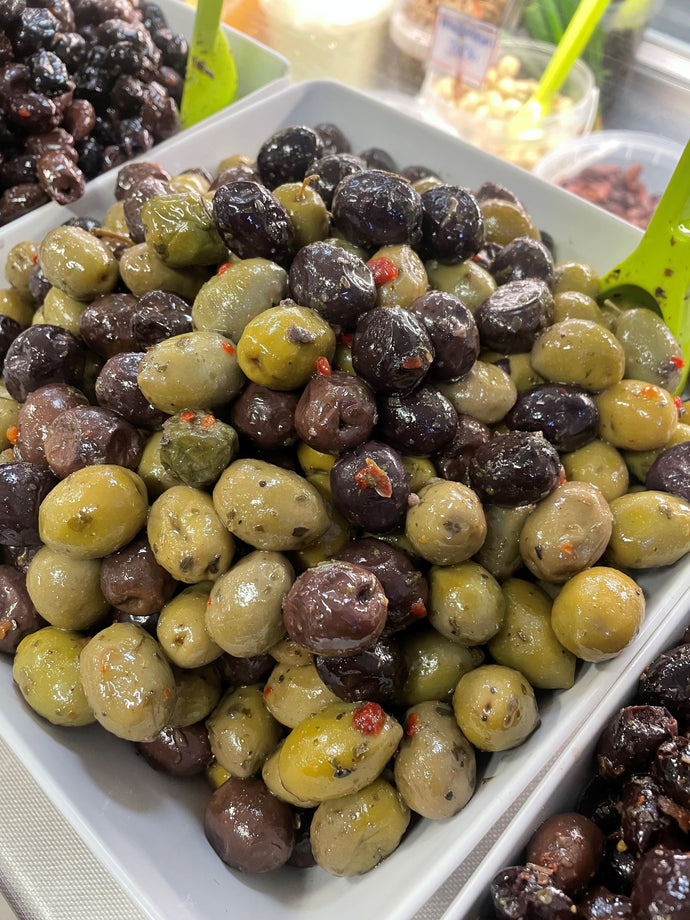 DELISSIMO MARINATED OLIVE SELECTION 100 grams