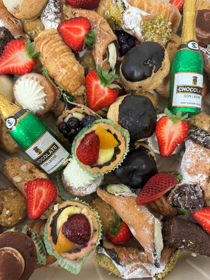 DOLCE MIXED DESSERT PLATTER