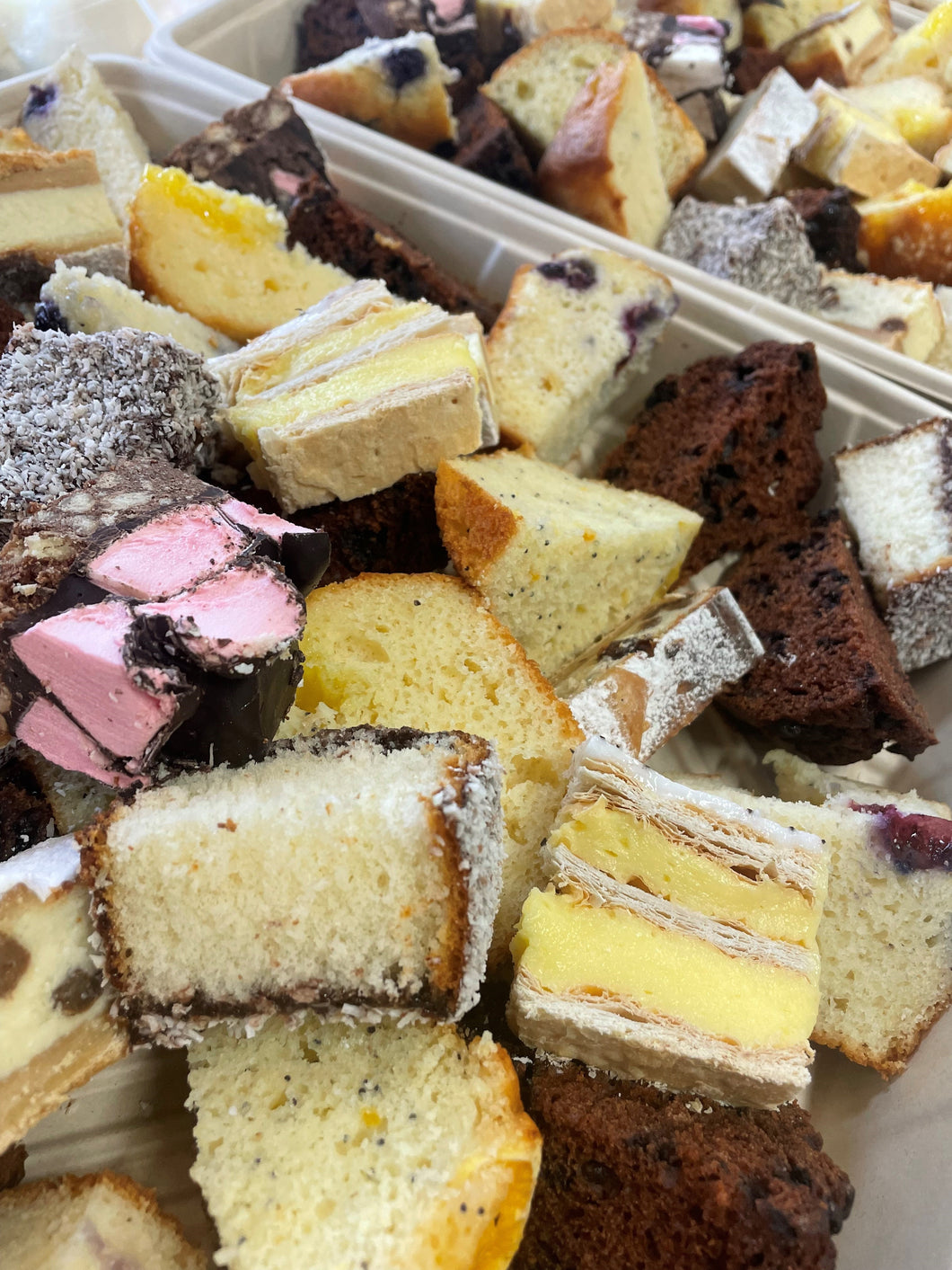 SWEET SLICES & MUFFINS PLATTER