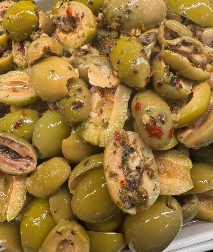 DELISSIMO MARINATED GREEN SPLIT OLIVES 100 grams