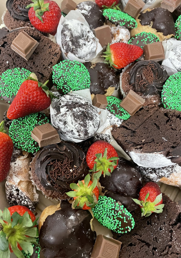 DELUXE CHOC DESSERT PLATTER