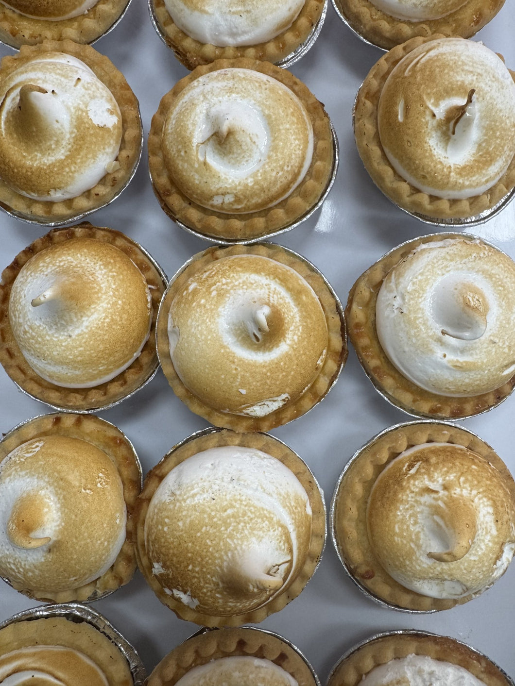 MIGNON LEMON MERINGUE TARTS