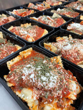 Load image into Gallery viewer, DELISSIMO BEEF RAVIOLI BOLOGNESE
