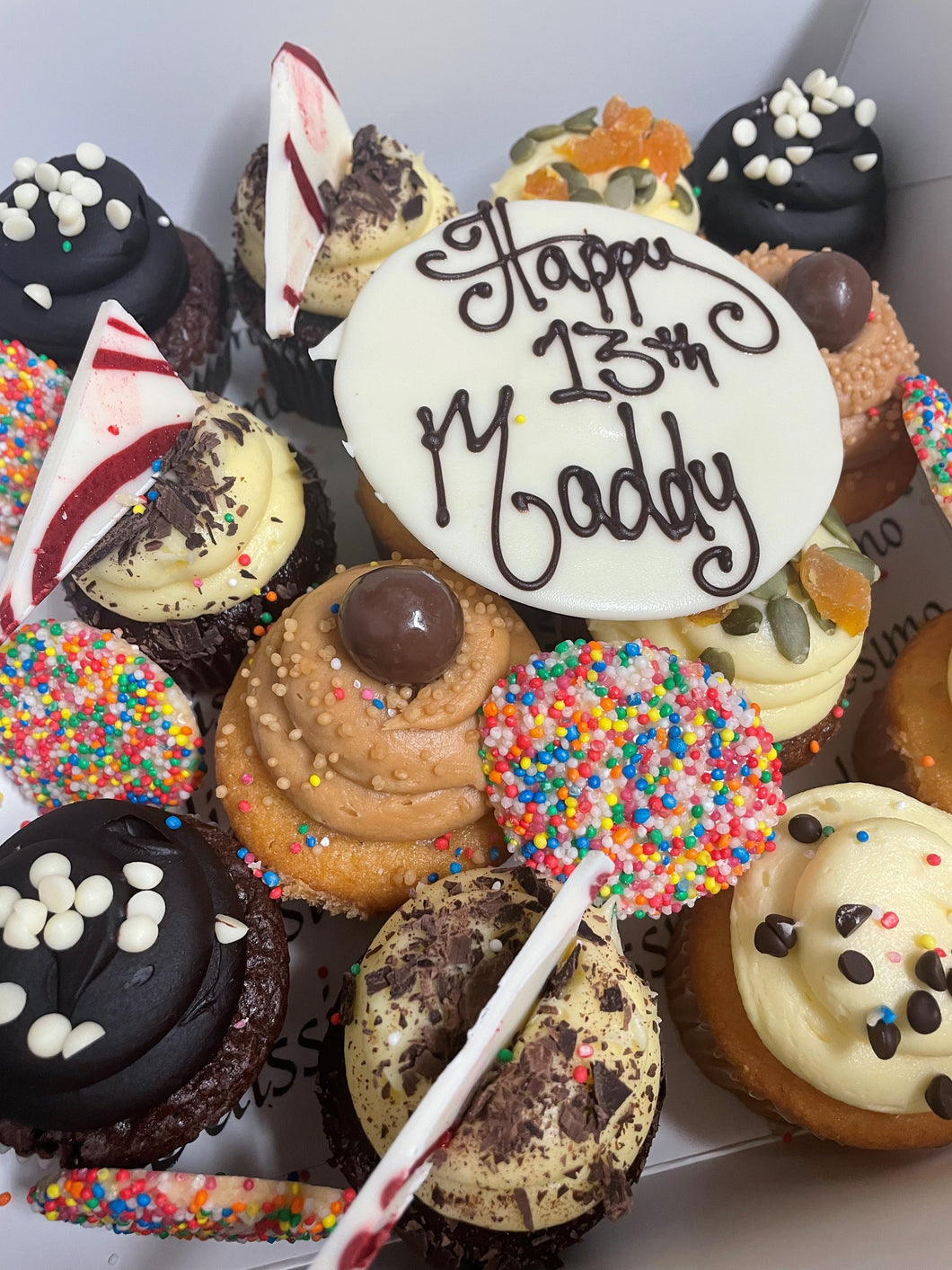 CUPCAKE CELEBRATION BOX