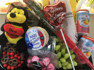 VALENTINE'S DAY PICNIC HAMPER
