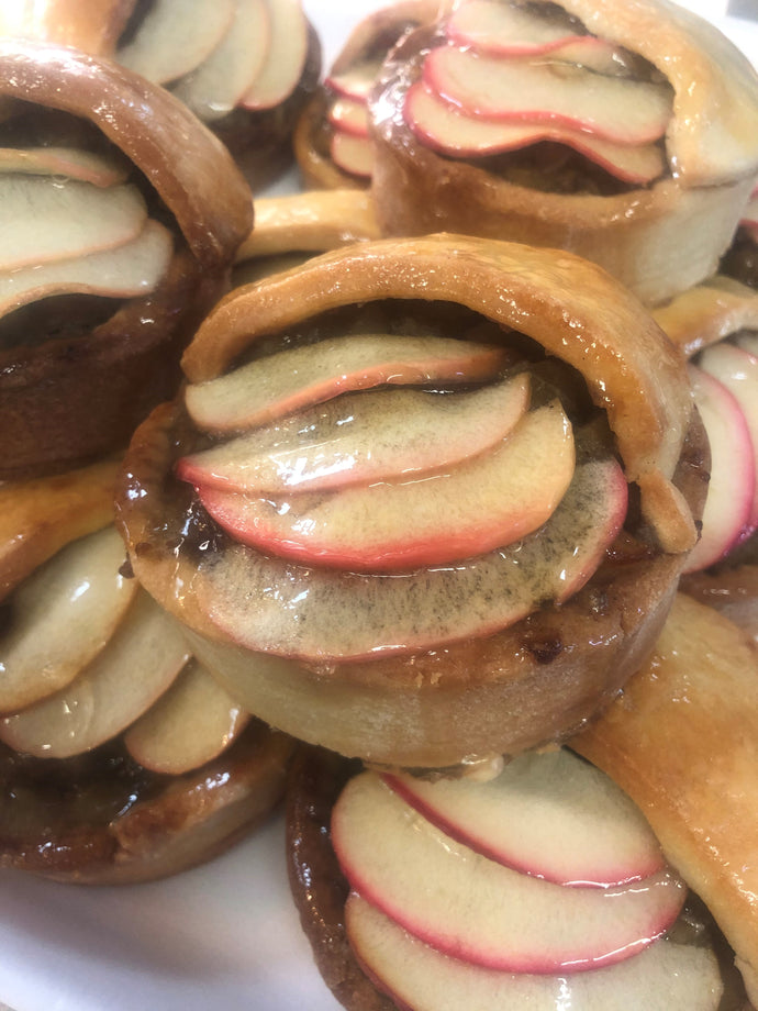 TRADITIONAL APPLE PIE